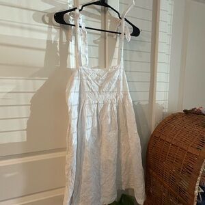 Old Navy White Textured Sleeveless Top